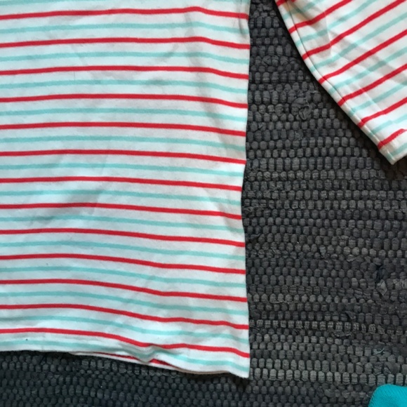 Gap Modern Tee in Blue and Red Stripes. XXL. - Picture 6 of 9